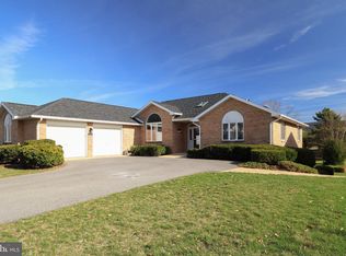 128 Waypoint Cir, State College, PA 16801