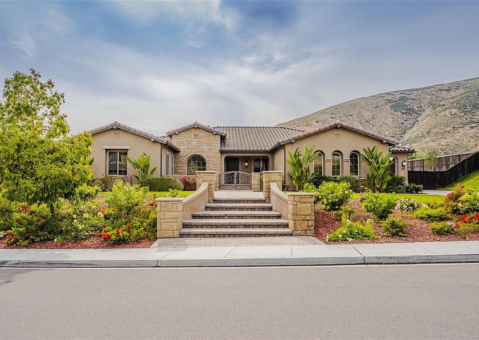 1st image of 404 Coastal Hills Dr