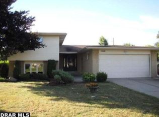 20221 Churchill St, Trenton, MI 48183