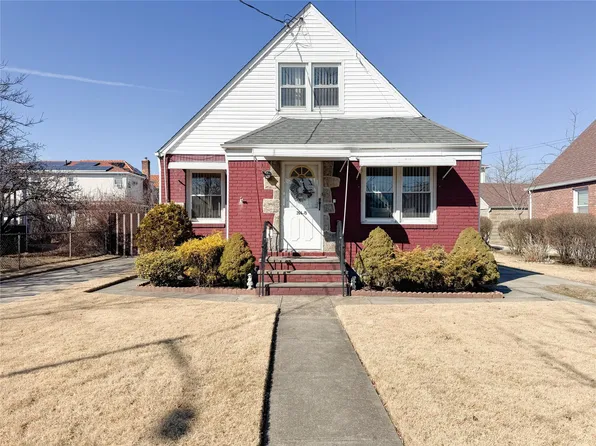 26415 82nd Avenue, Glen Oaks, NY 11004