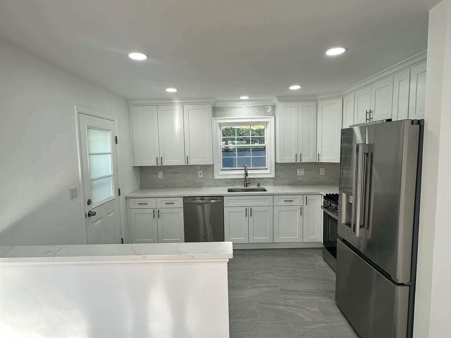 3 bed, 1.5 bath, 1400 sqft, $4,500 — Photo 4