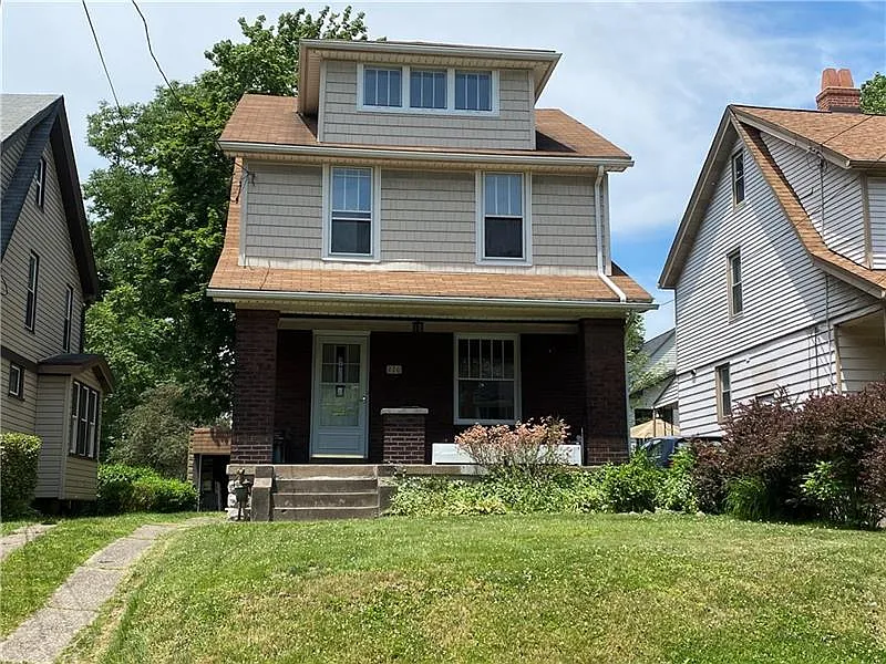 210 Lincoln Ave photo 1