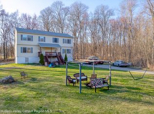 27 Dandelion Ln, Wallkill, NY 12589