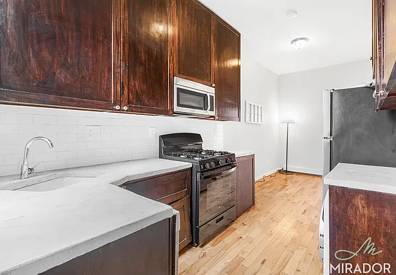 Rented by Mirador Real Estate | media 15