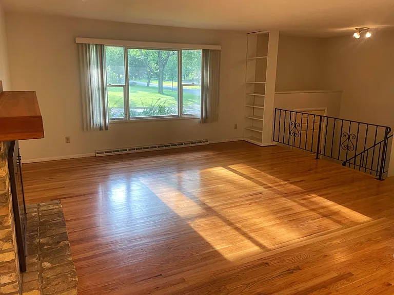 1522 Cameron Dr — Photo 18