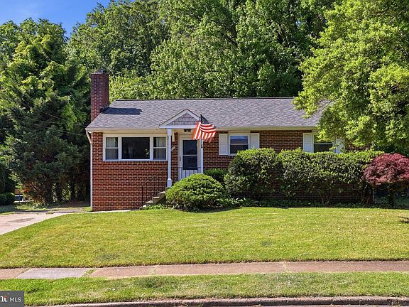 2nd image of 735 Warren Dr