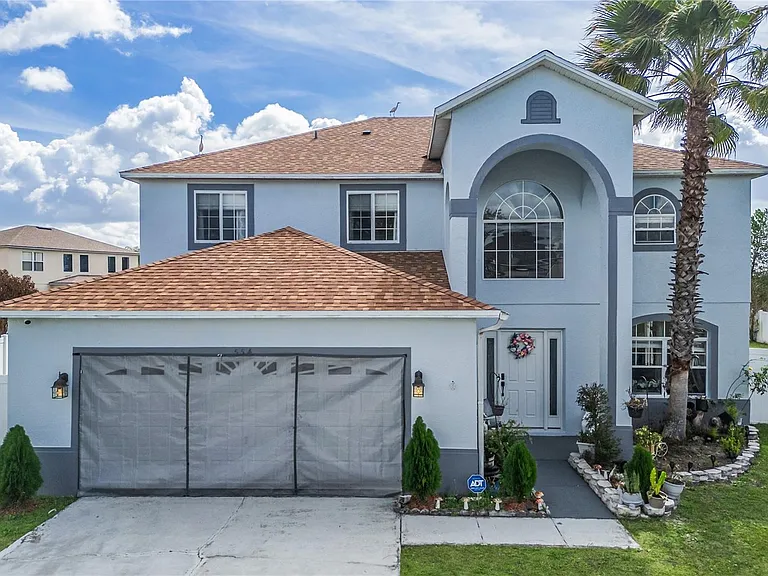 554 Bristol Cir — Photo 1