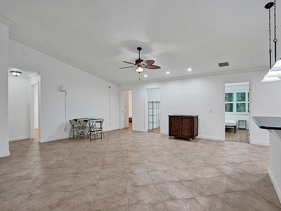 3rd image of 468 SW Prado Avenue