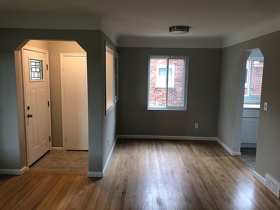 4th image of 24731 Kenosha Ave