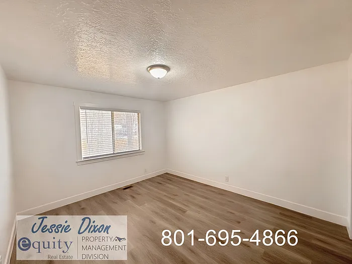 224 W 2350 N — Photo 11