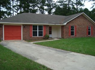 909 Granger Dr, Hinesville, GA 31313