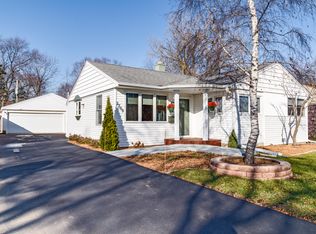 2709 Flicker Ln, Rolling Meadows, IL 60008