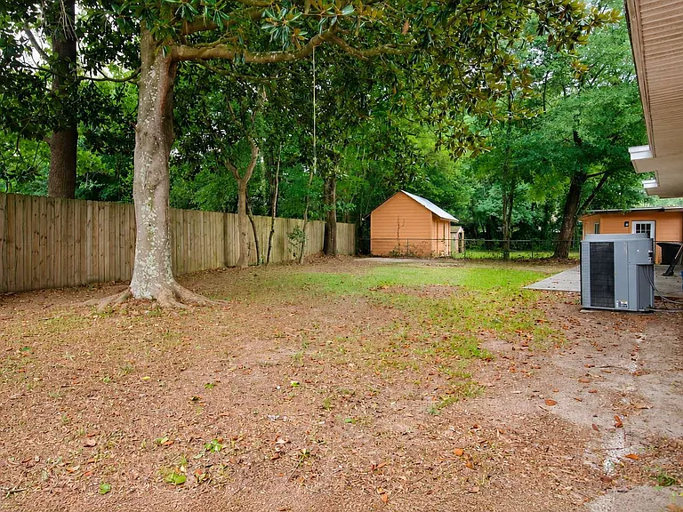 3875 Arbutus Dr — Photo 18