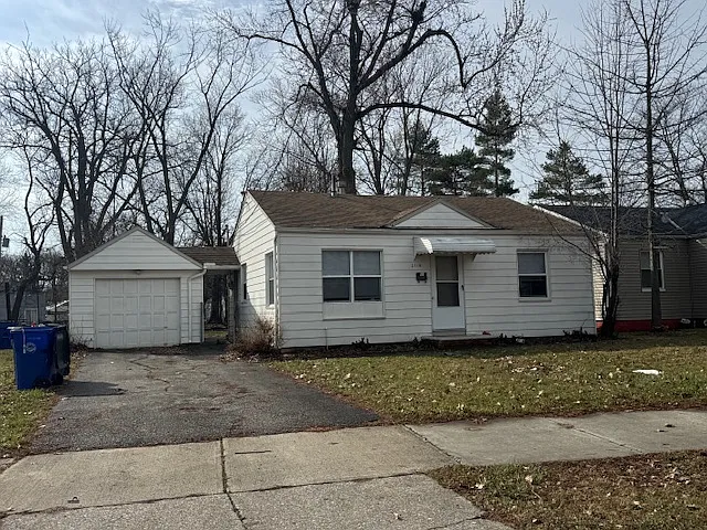 2016 N Green Rd — Photo 1