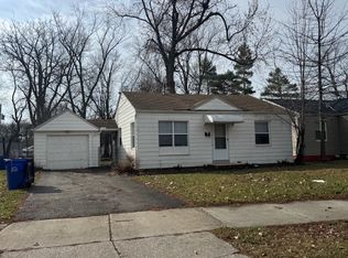 2016 N Green Rd, Cleveland, OH 44121