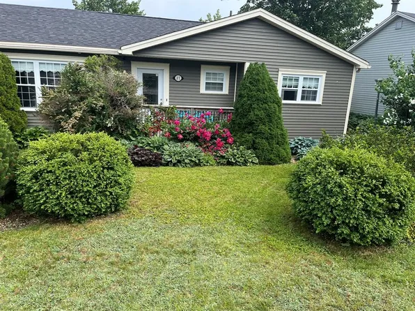 37 Gleneyre Street, St. John's, NL A1A2M8
