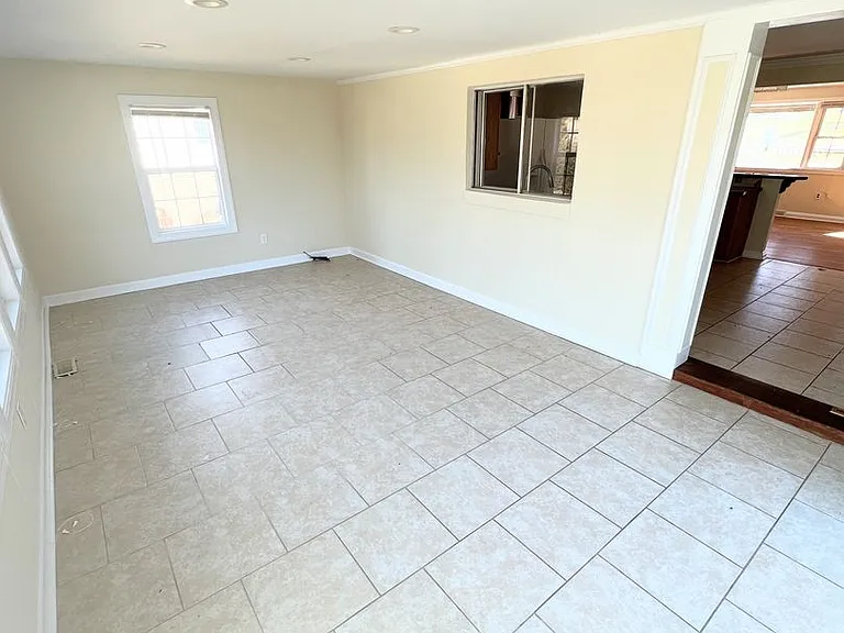 115 Beverly Hills Cir — Photo 4