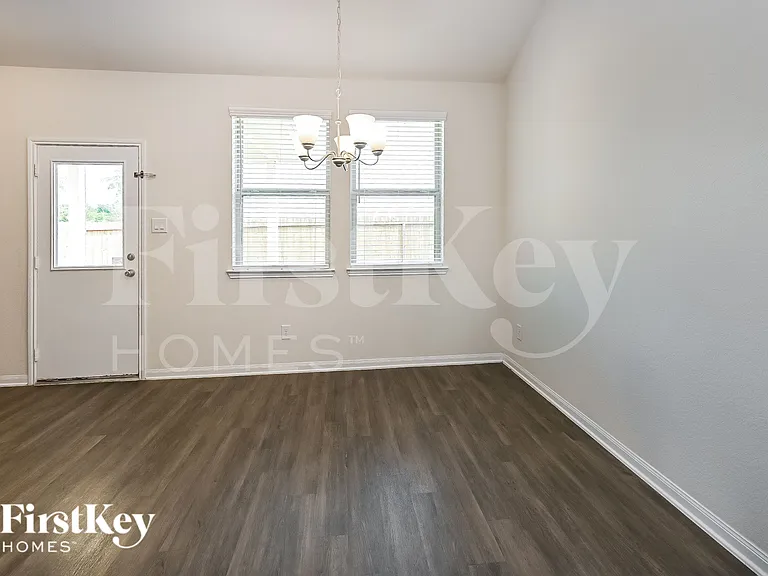 15809 Roberto Clemente Ct — Photo 6