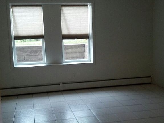 3rd image of 1430 Sunnycrest Rd #1A