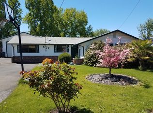 412 S B St, Phoenix, OR 97535