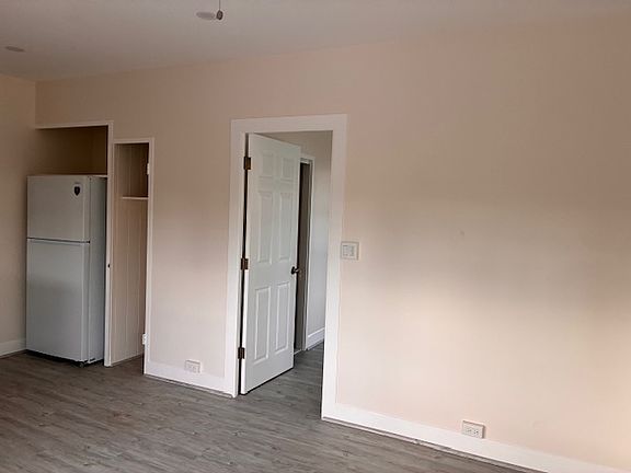 3rd image of 914 Kinau St APT 1