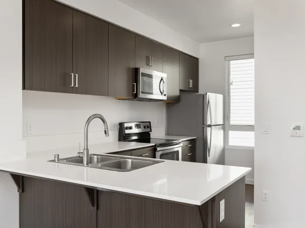 17th Place Townhomes, 1001 18th St #19, Bakersfield, CA 93301