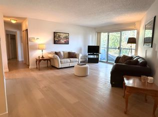15020 N Bluff Rd #218, White Rock, BC V4B 5A4