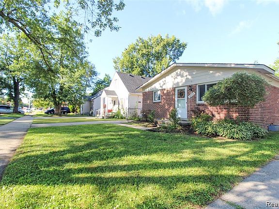 3rd image of 19169 Inkster Rd