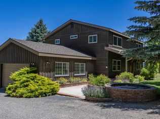 6321 Crowley Lake Dr, Crowley Lake, CA 93546