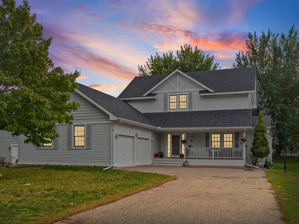 611 Bellvue Ln, Brooklyn Center, MN 55430