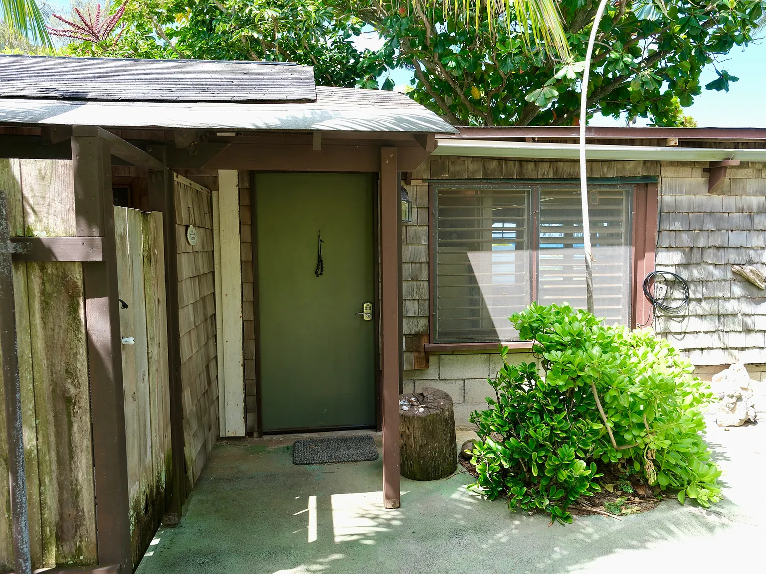 Studio, 250 sqft, $2,500 — Photo 3