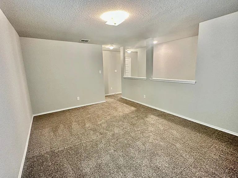 2505 Marty Way — Photo 19