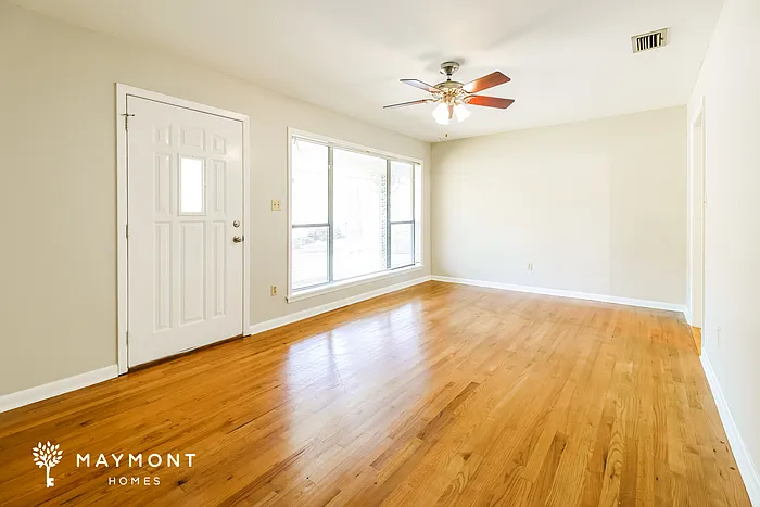 2731 Ranchwood Dr — Photo 4