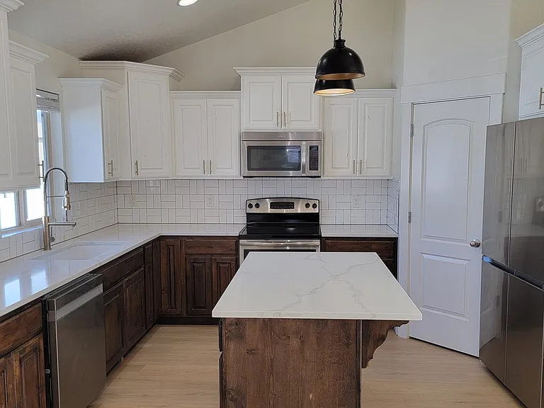 1652 W Brooke St — Photo 6