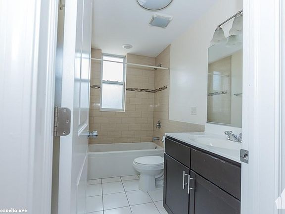 3rd image of 859 W Cornelia Ave #1112