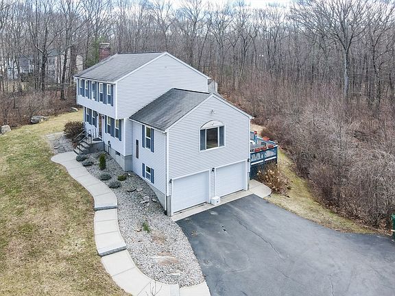 3rd image of 40 Emilia Dr