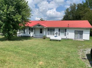57 Dalton St, Cedar Bluff, VA 24609