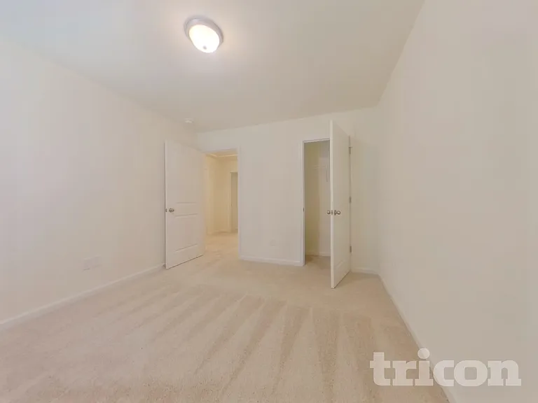 1077 Crescent Moon Loop Rd — Photo 12