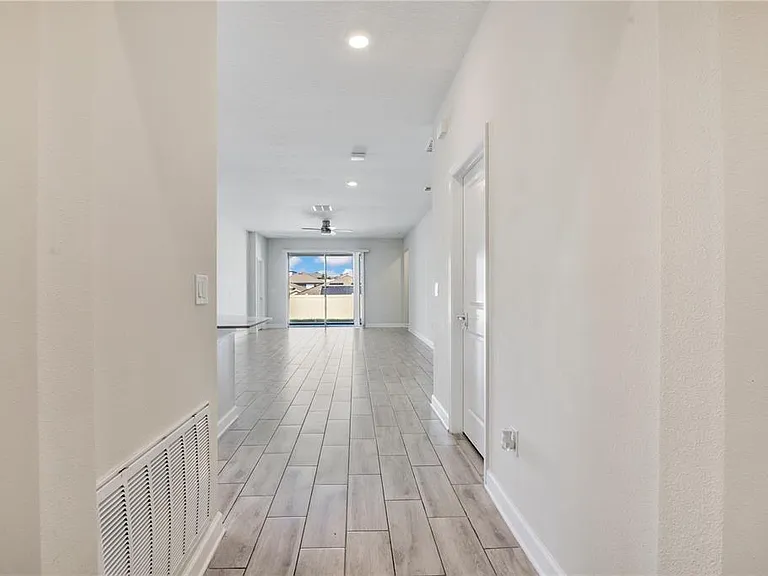 223 Bergamot Loop #A — Photo 3