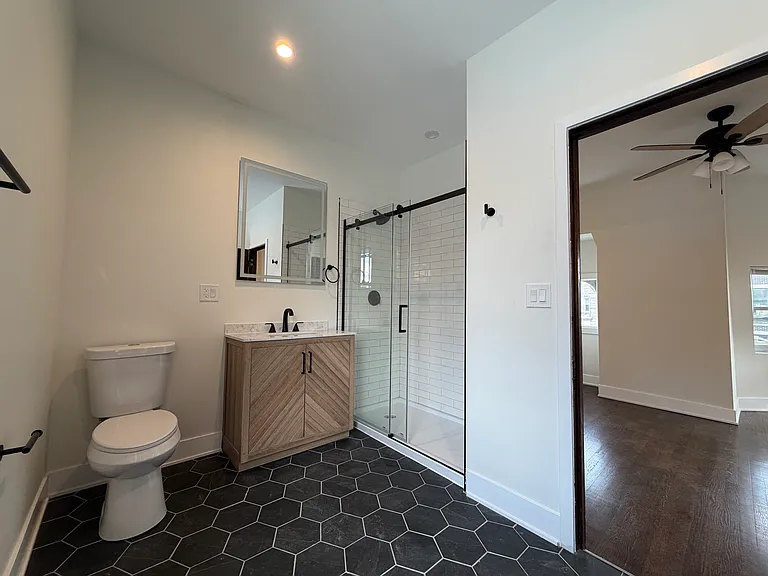434 E 48th St #2 — Photo 9