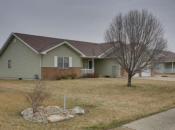 2nd image of 112 N Heritage Dr