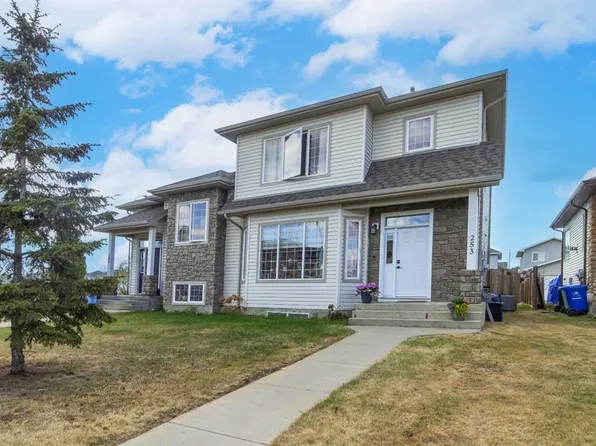 253 E Grosbeak Way, Wood Buffalo, AB T9K 0L8