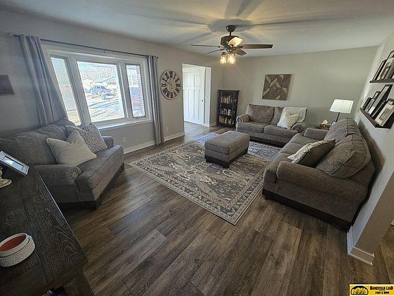 3rd image of 800 N 18th St