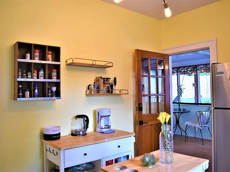Electric kettle, electric coffee maker, pour over, etc.