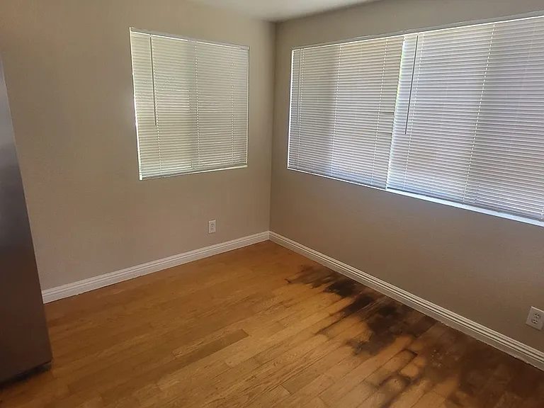 2057 Rosemary Ct — Photo 10