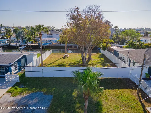13916 Berkowitz Ave, Hudson, FL 34667