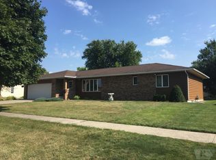 639 1st St SW, Britt, IA 50423