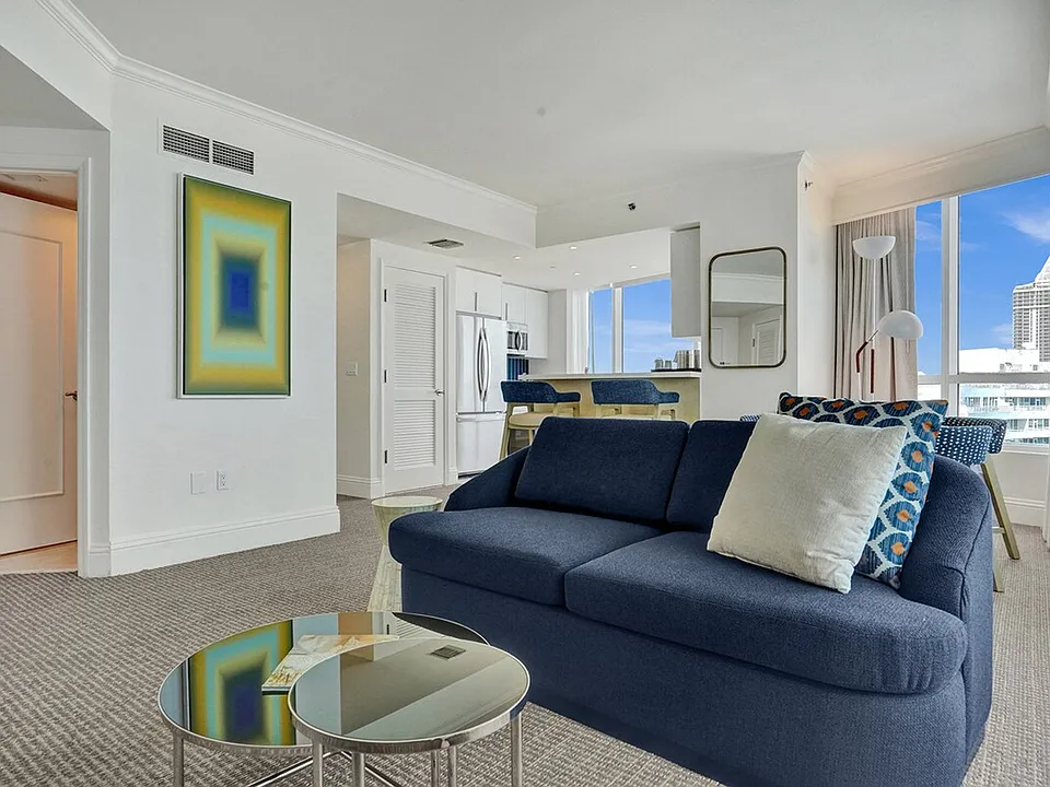 4401 Collins Ave #ID1540531P