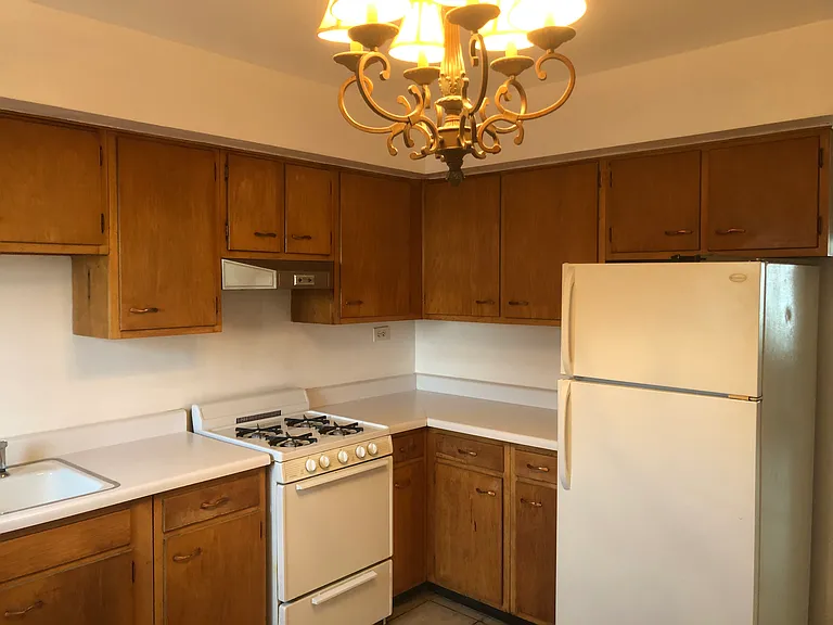 1609 Waukegan Rd — Photo 6