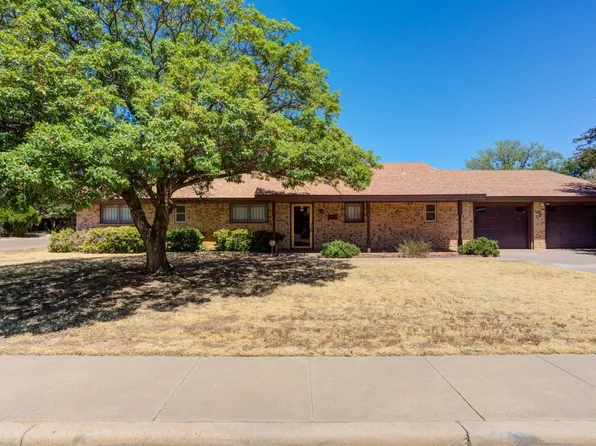 319 Dogwood Ln, Levelland, TX 79336